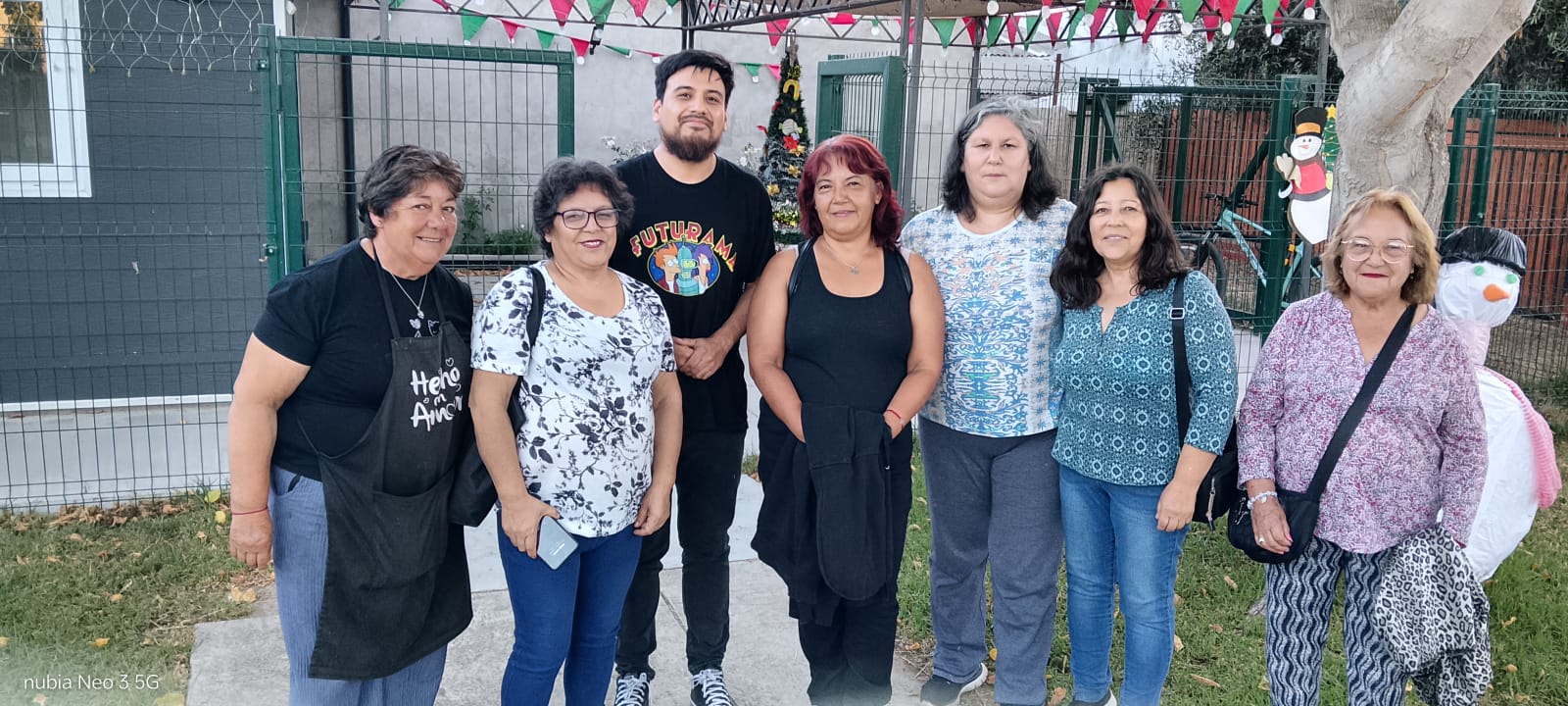 Integrantes de una comunidad reunidas junto al equipo territorial de Asesorías ACSS